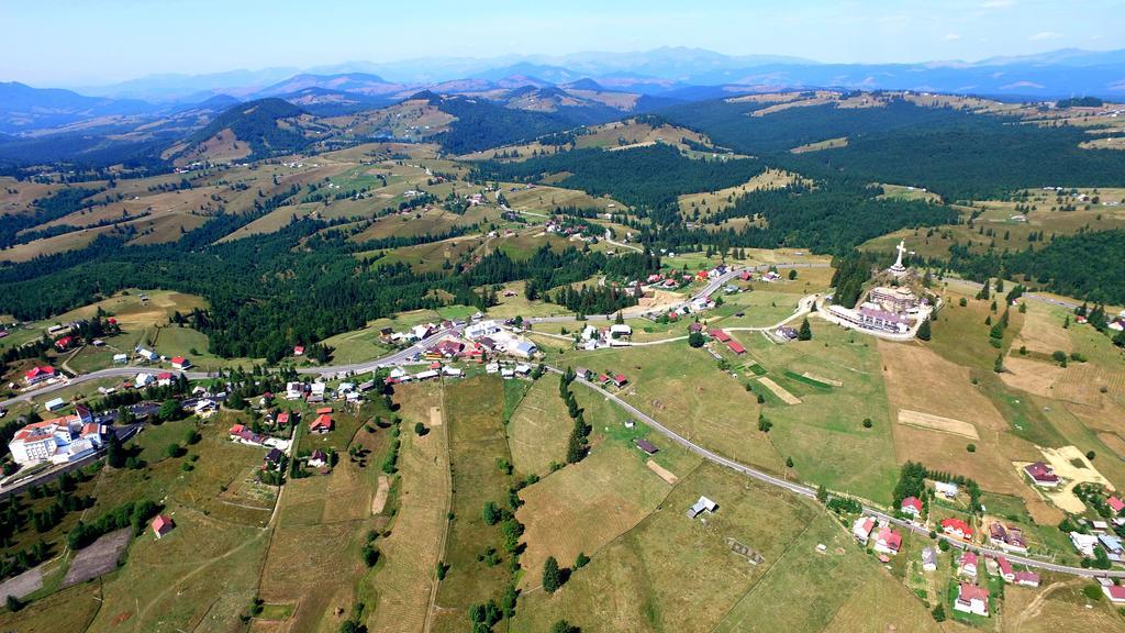 Hotel Vila Zenyt Piatra Fântânele Exterior foto